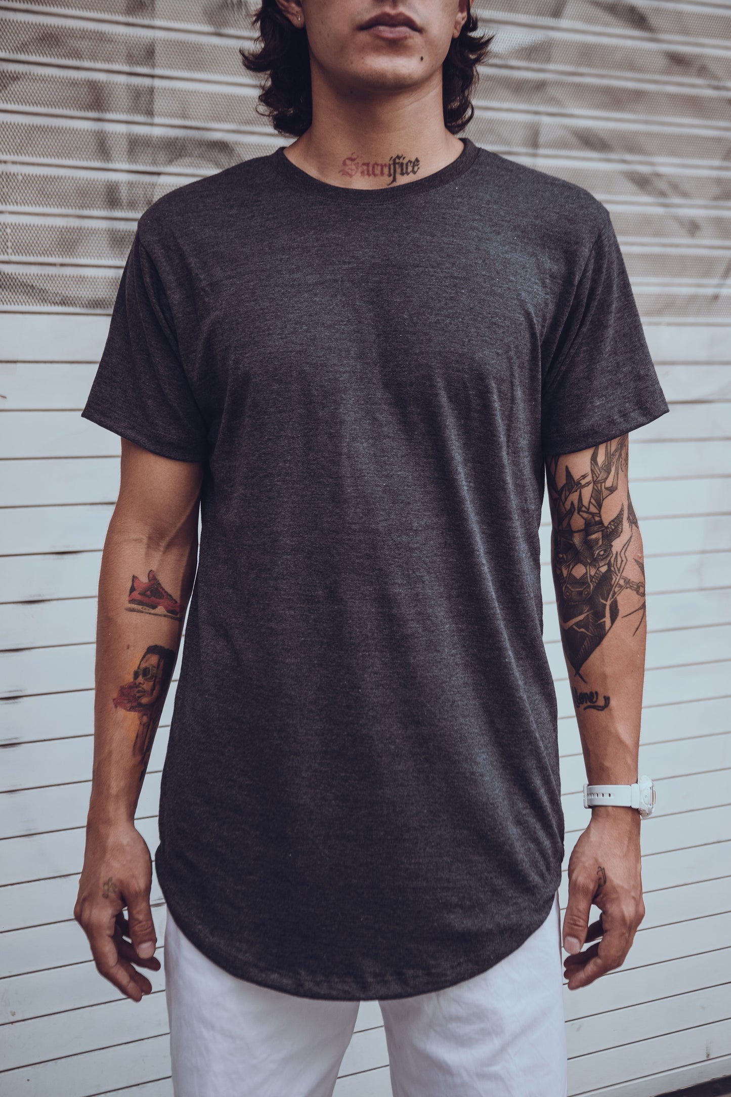 PLAYERA LONG FIT, Camisetas Oversize, Ropa Oversize, Playeras Holgadas, Playeras de Algodon, Ropa Urbana, Street Wear, Tshirt Oversize, Camisetas largas, Playera de Moda Larga, Playeras long fit de Algodon, Playera H&M, Playera Zara, Playera con curva