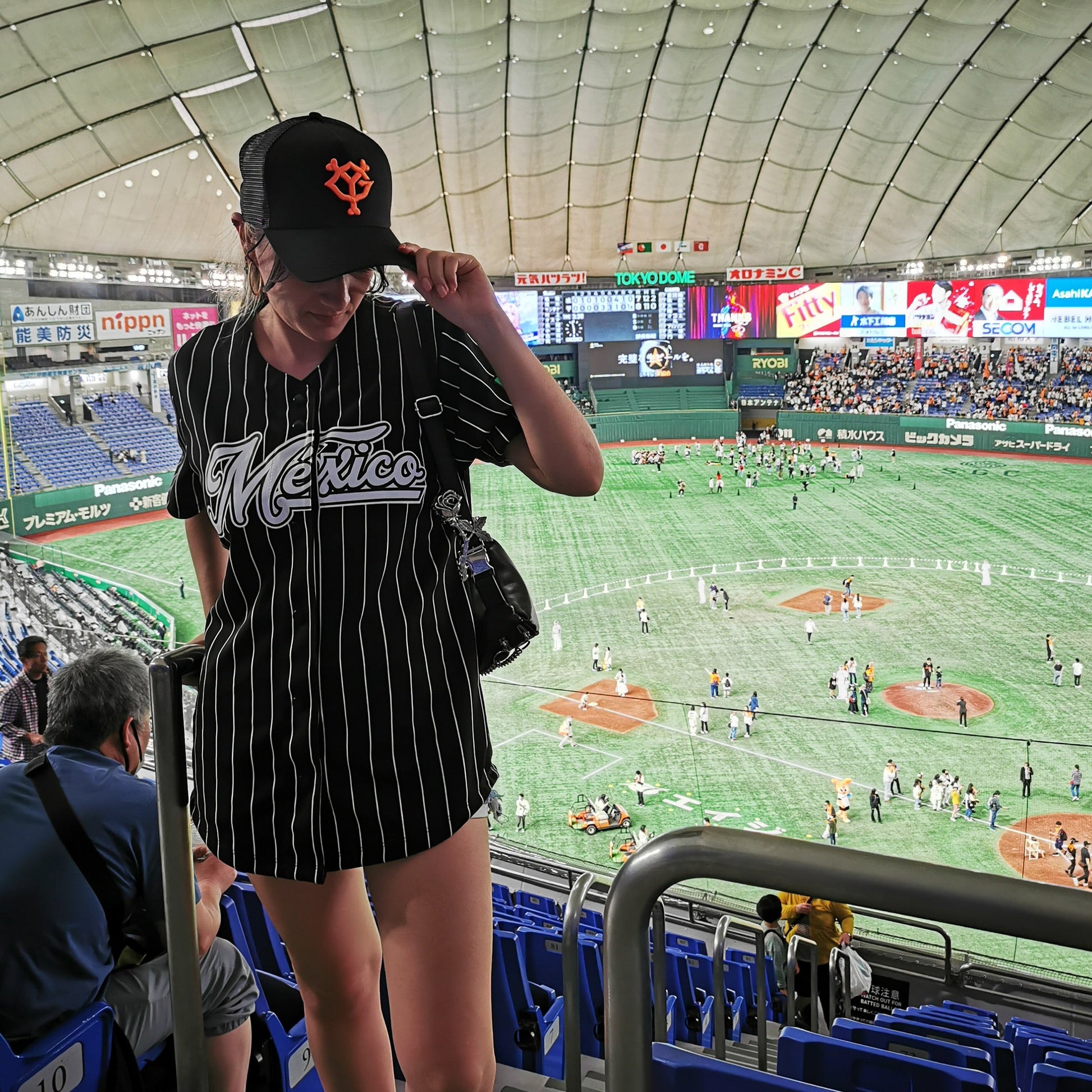 Jersey Beisbol Rayado Mujer Personalizado Negro – Idink Clothing