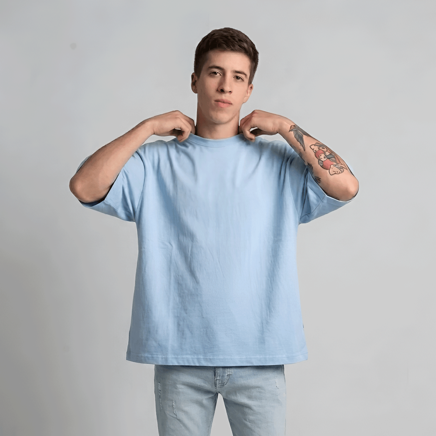 camiseta manga corta oversize azul cielo